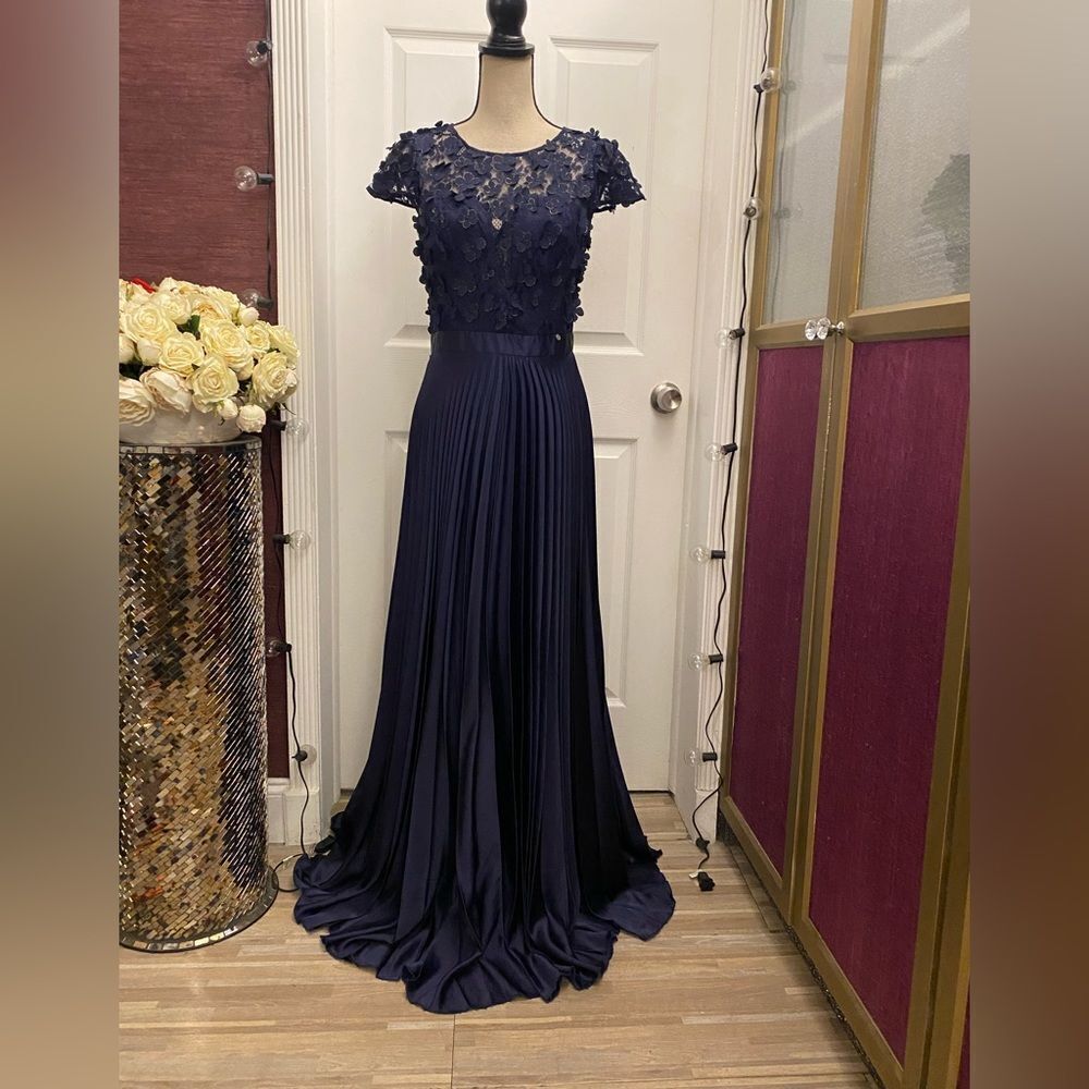 Nissa navy blue pleated maxi dress, size 8